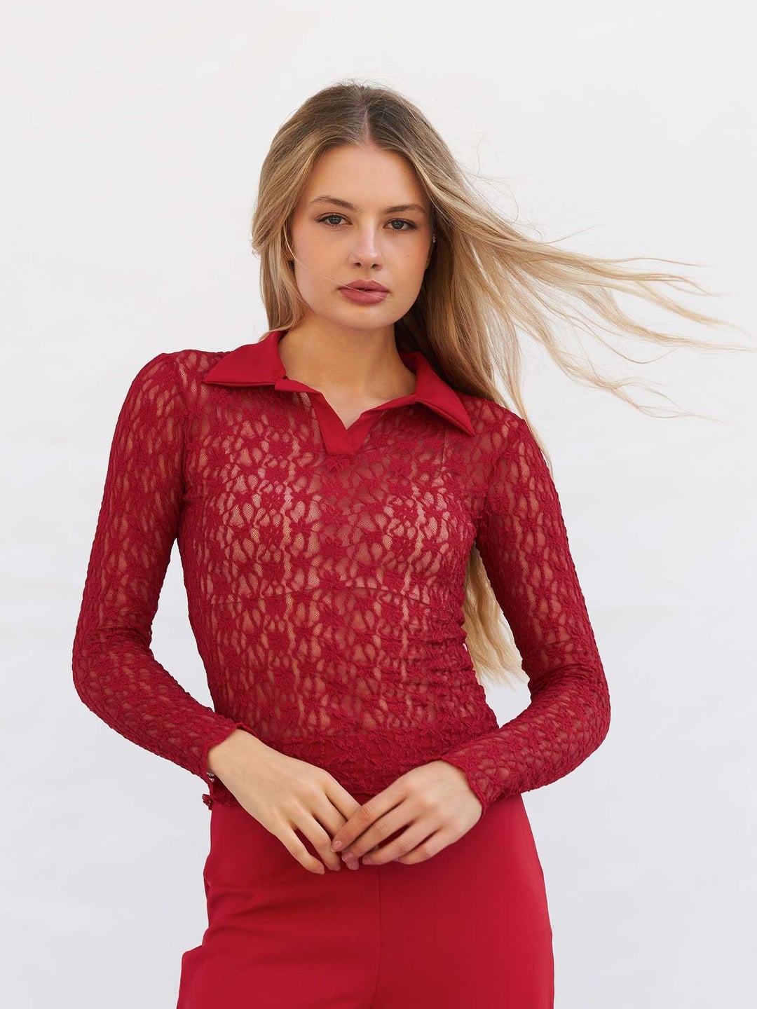 Red Sheer Lace Blouse with Floral Pattern and Pointed Collar - Lefon - by Peralane - photo 4
