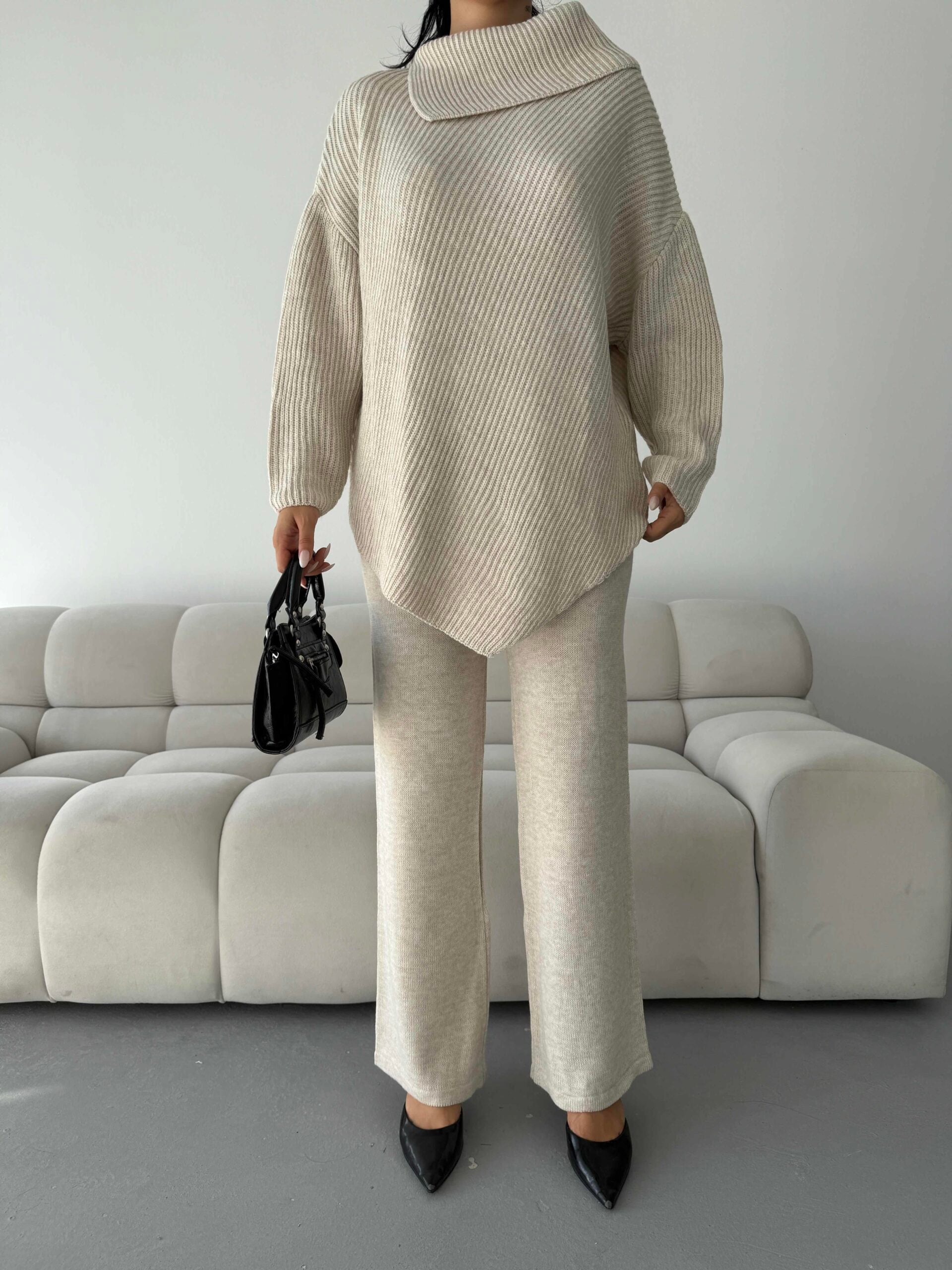 Beige Knit Sweater and Trousers Set with Cowl Neck - My Bee - by Peralane - photo 4