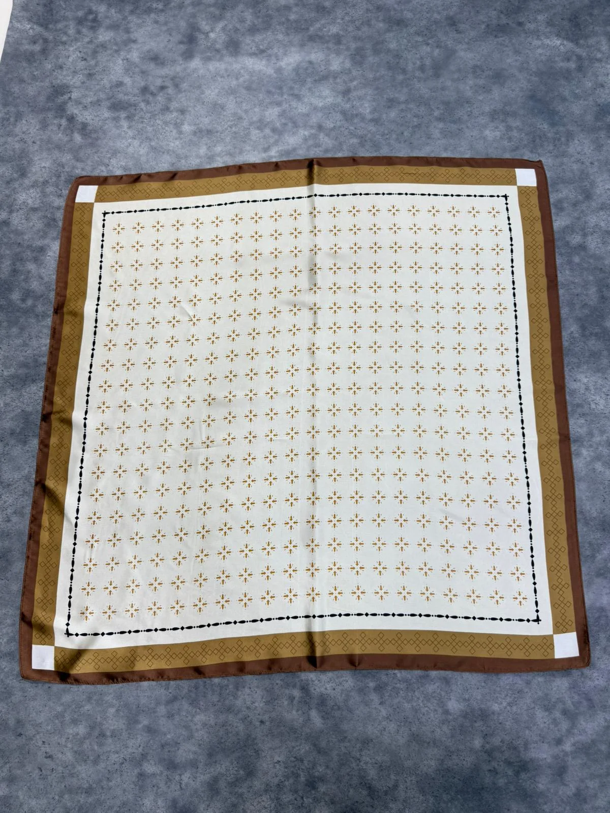 90x90 cm Cream Floral Print Square Scarf – Pack of 4 - Nesvay - by Peralane