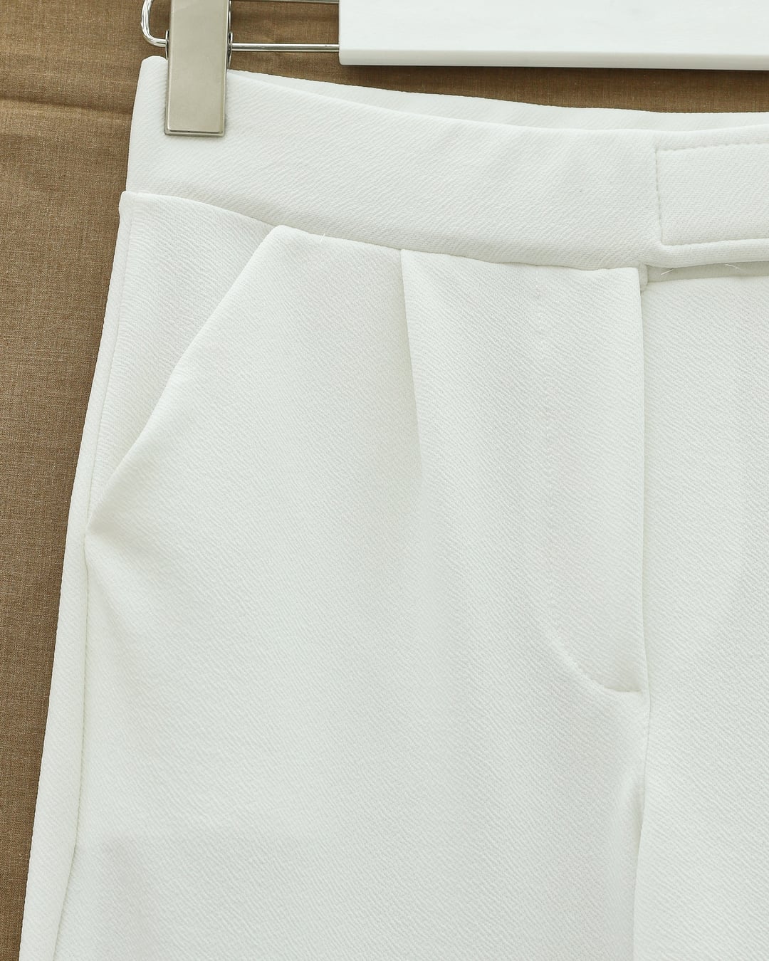 White Wide-Leg Trousers with Concealed Front Closure - Podyumplus - by Peralane - photo 9