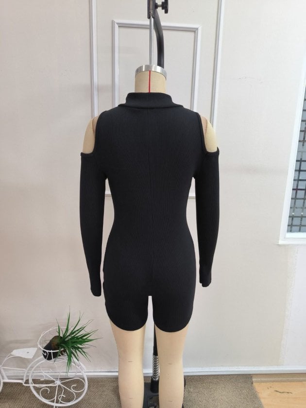Women's Black Ribbed Knit Romper with Cold-Shoulder Long Sleeves and Front Zipper - Janes - by Peralane - photo 7