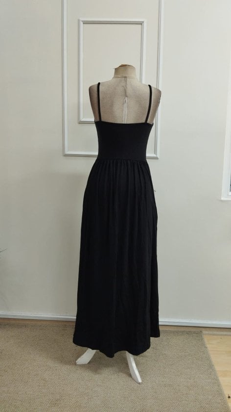 Women's Sleeveless Black Maxi Dress with Front Slit and Pockets - Janes - by Peralane - photo 7