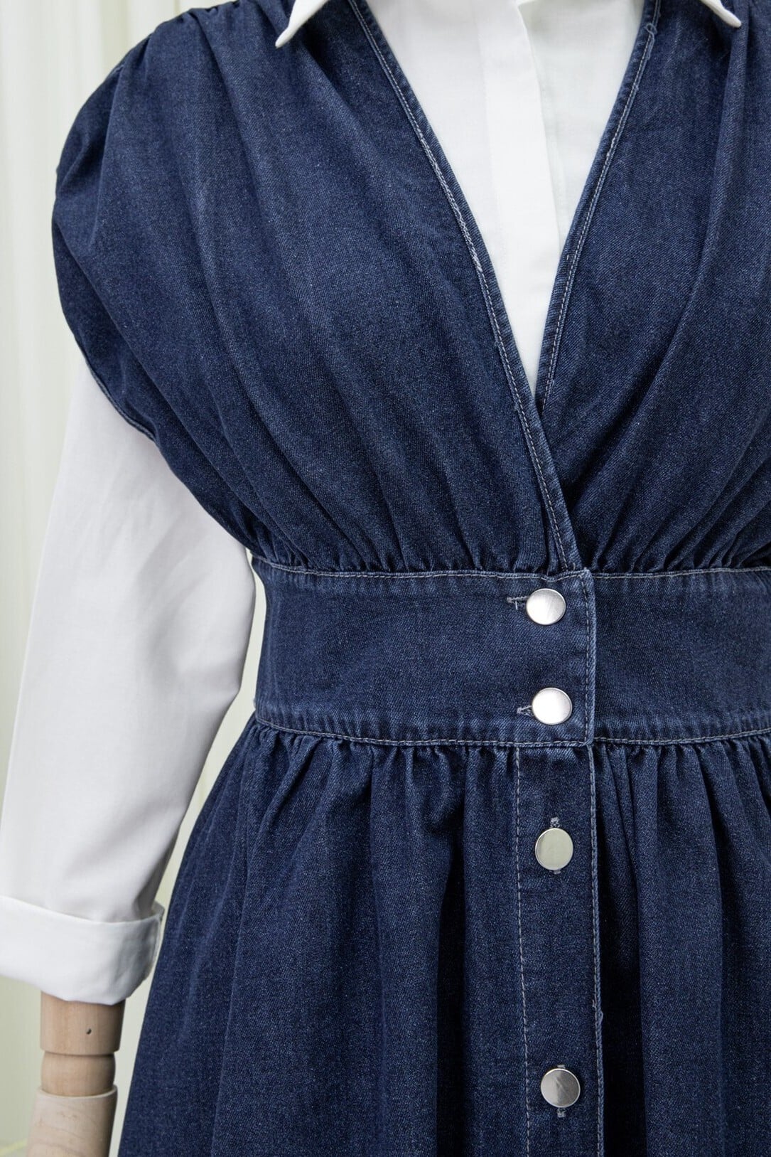 V-Neck Sleeveless Denim Maxi Dress with Button Front - Navy - Podyumplus - by Peralane - photo 4