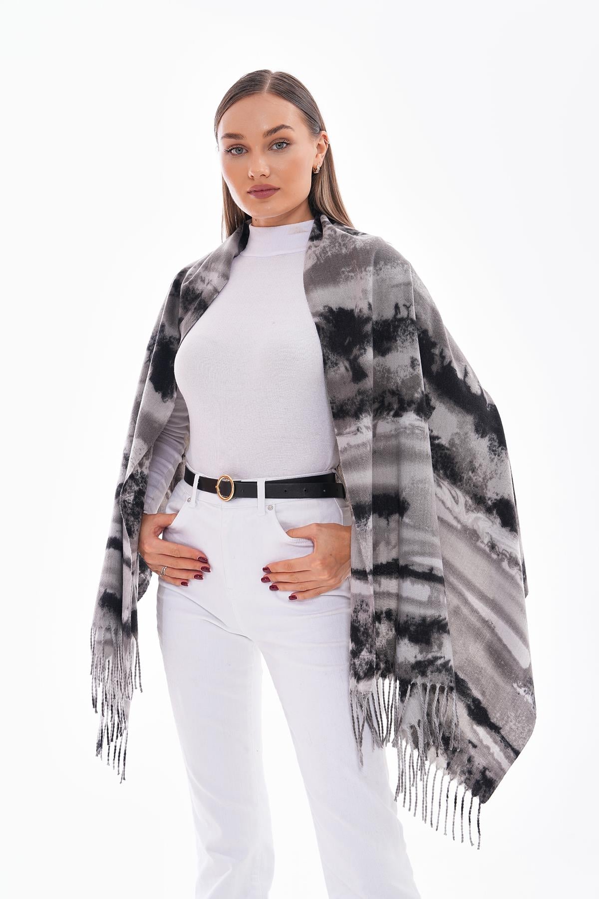 Batik Print Fringed Shawl in Beige and Black - Nesvay - by Peralane - photo 3