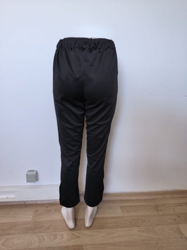 Women's High-Waist Buckle Slit Crepe Trousers in Black - Janes - by Peralane - photo 5