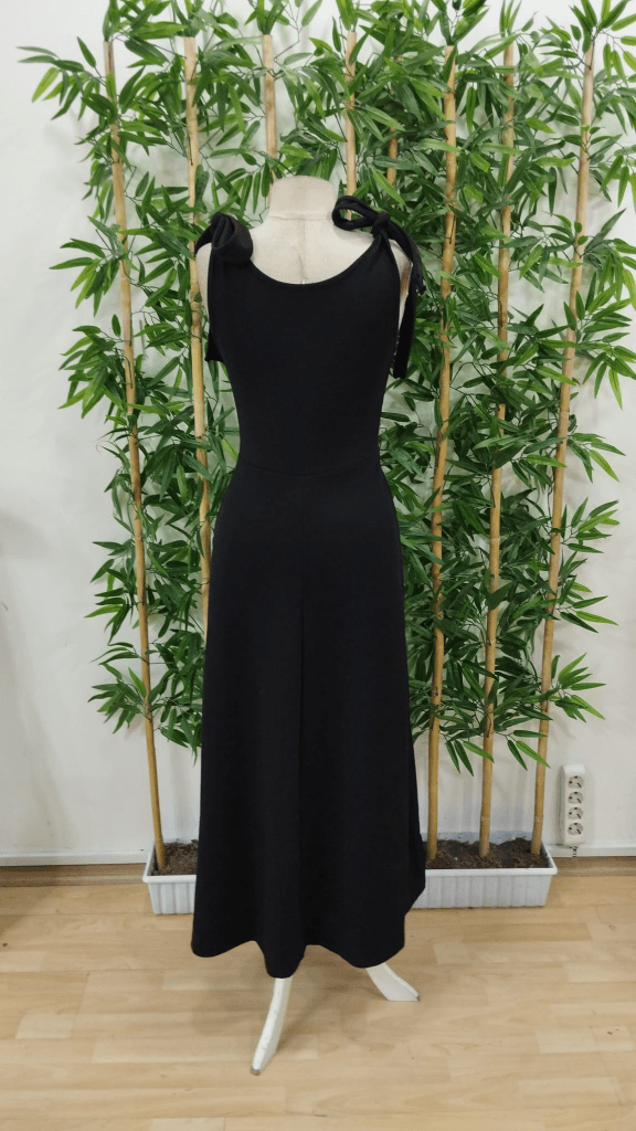 Women's Sleeveless V-Neck Long Slit Crepe Dress in Black - Janes - by Peralane - photo 6