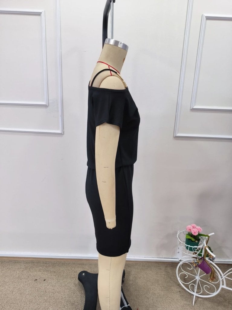 Women's Short-Sleeved Asymmetrical Neckline Knit Dress with Gold-Tone Chain Strap Detail - Janes - by Peralane - photo 8