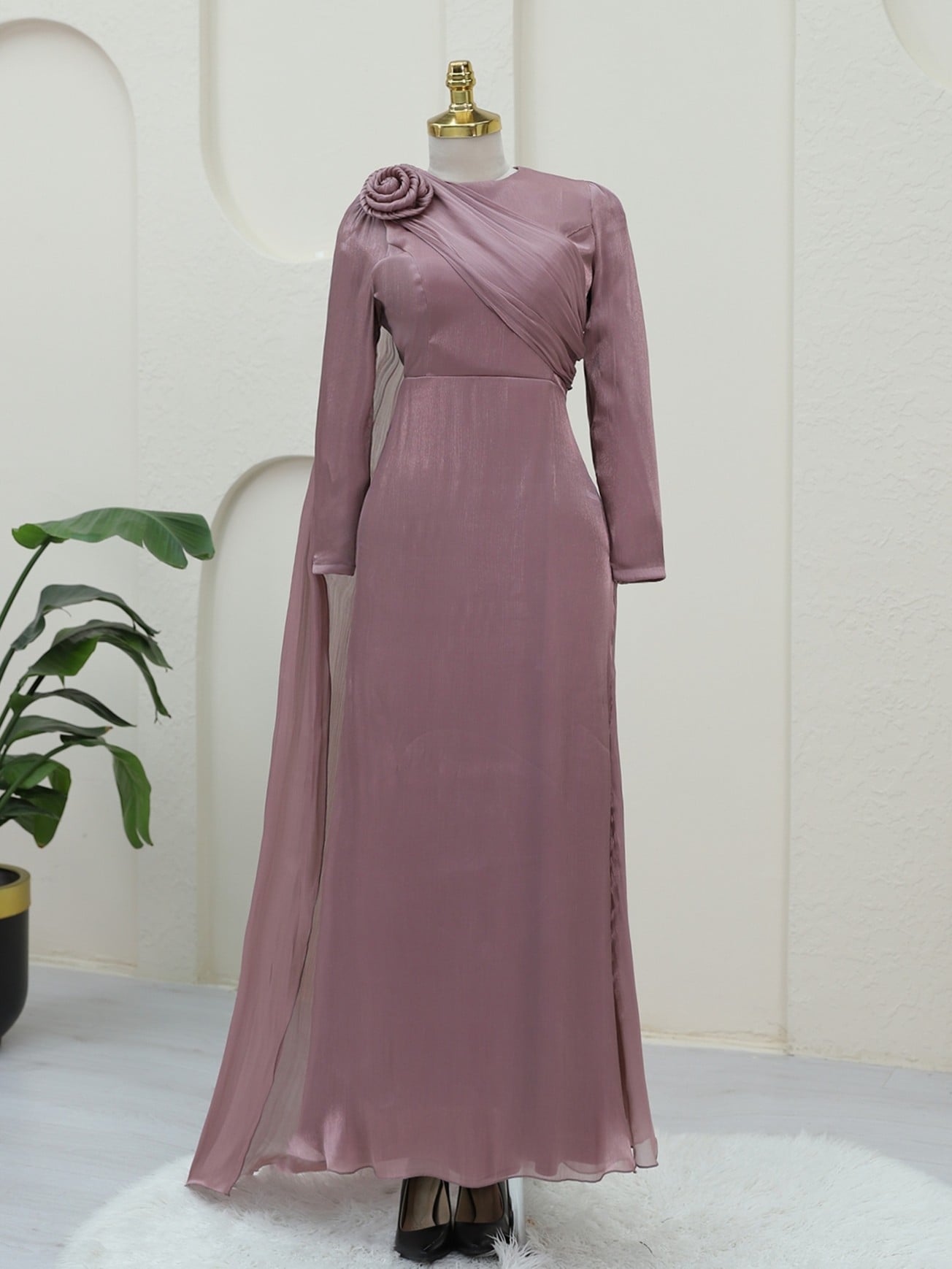 Rose Detail Chiffon Evening Dress in Dusty Rose - Podyumplus - by Peralane