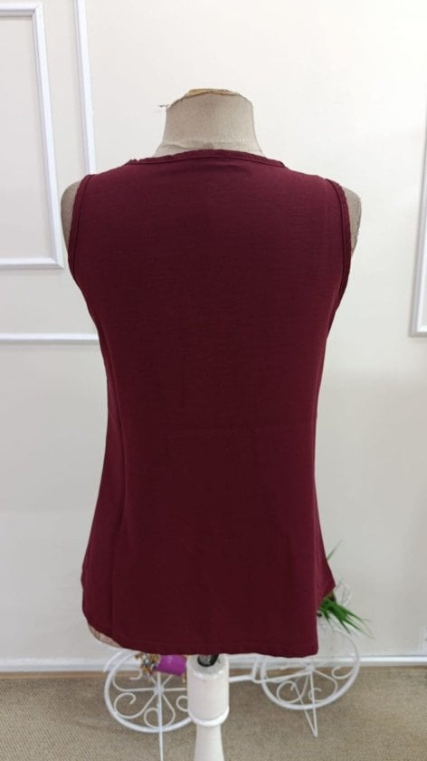 Women's Sleeveless V-Neck Blouse in Burgundy - Janes - by Peralane - photo 6