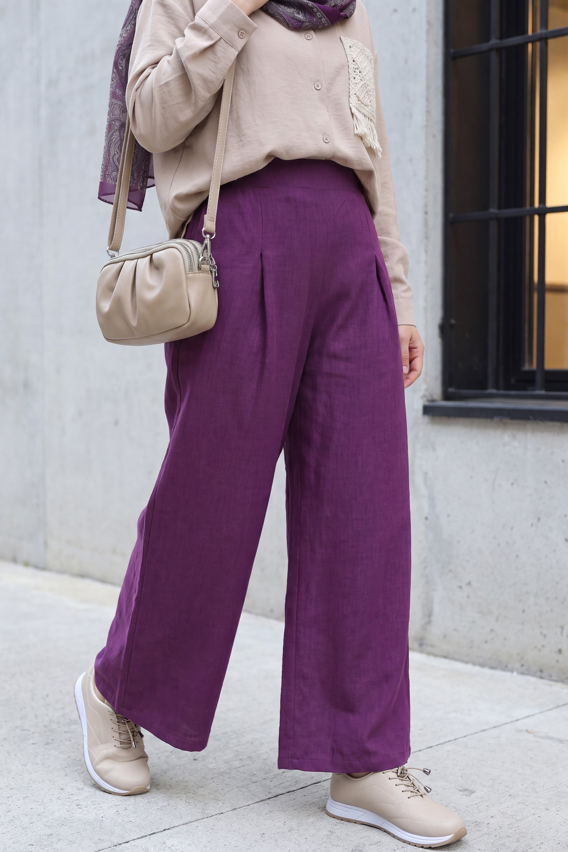 Wide-Leg Pleated Elasticated Waist Trousers in Deep Purple - Podyumplus - by Peralane