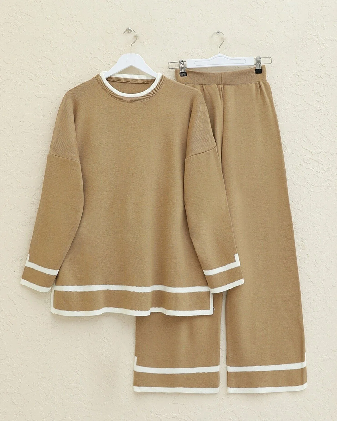Stripe-Trimmed Two-Piece Knit Lounge Set in Camel - Podyumplus - by Peralane - photo 9