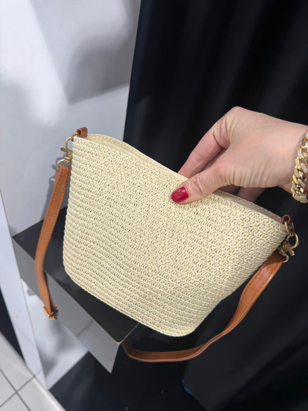 Beige Mini Straw Bucket Bag with Leather Strap - Nesvay - by Peralane - photo 2
