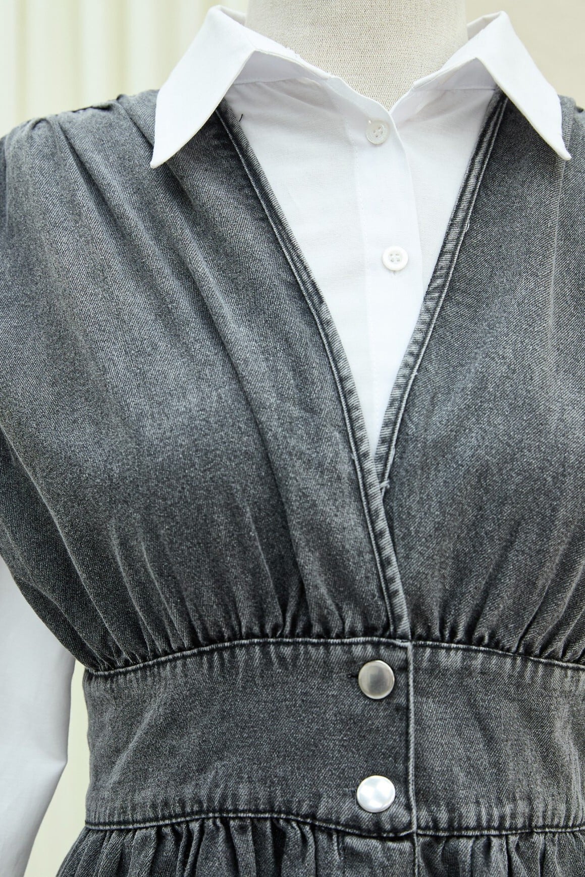 V-Neck Sleeveless Button-Front Denim Jile Dress - Smoke - Podyumplus - by Peralane - photo 5