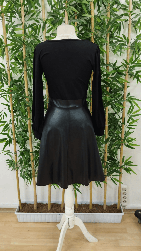Women's Long-Sleeve Square Neck Top with Faux Leather Mini Skirt Set - Janes - by Peralane - photo 7