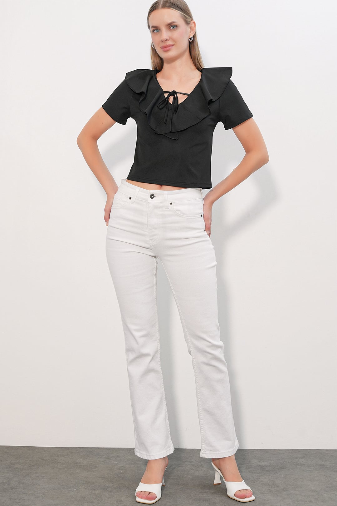 Women's Short Sleeve Crop Blouse 40001 - Black - Bigdart - by Peralane