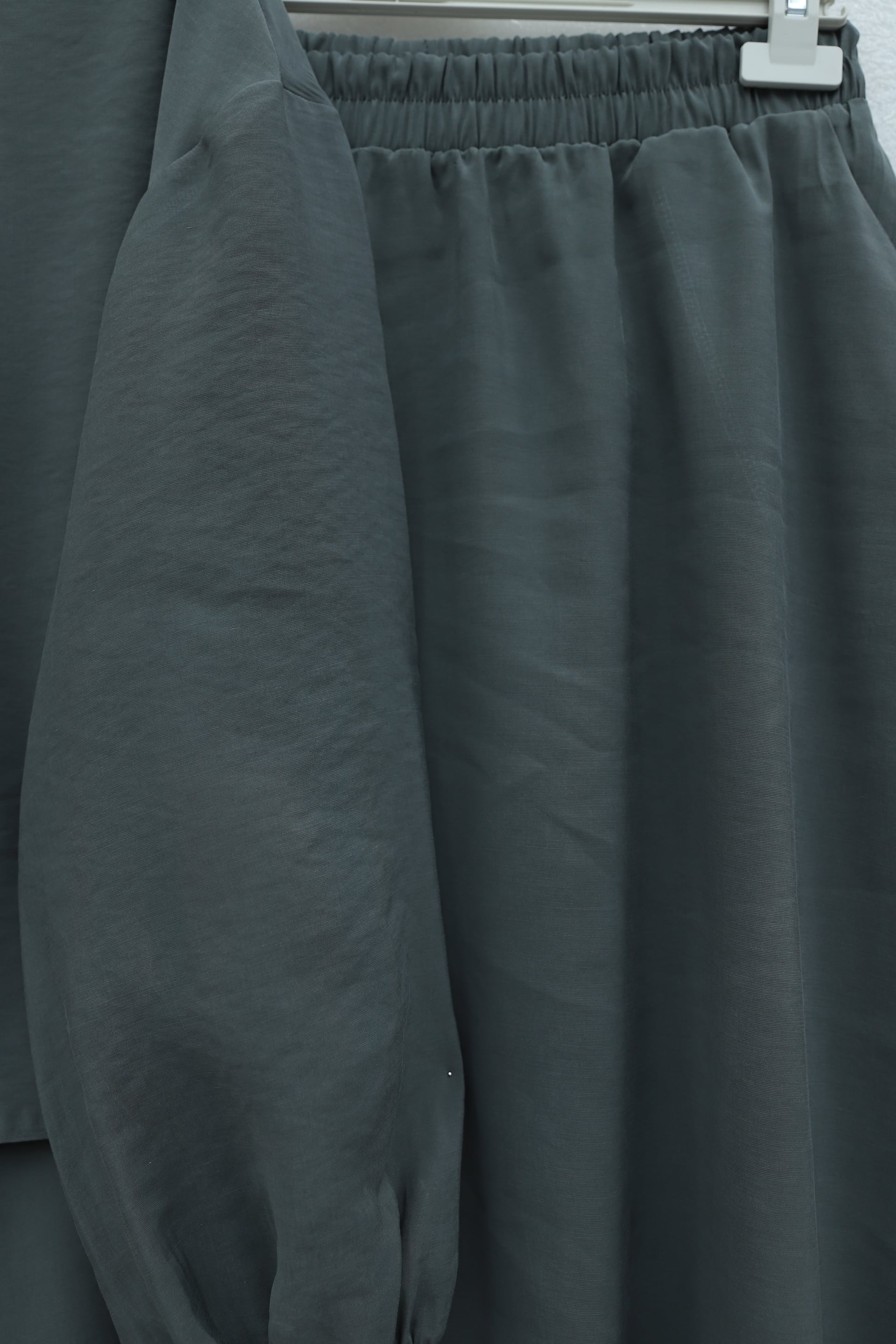 Women's Two-Piece Long-Sleeve Top and Maxi Skirt Set with Pearl Buttons - Dark Green - Podyumplus - by Peralane - photo 5
