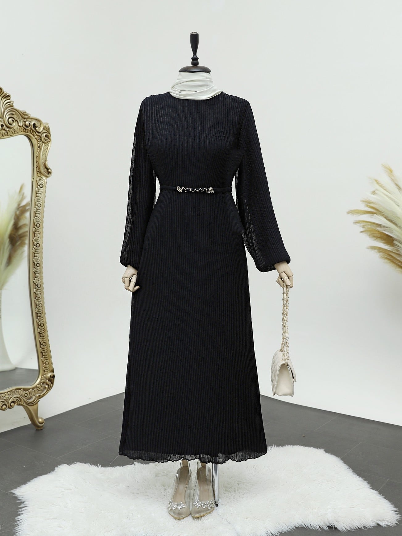 Black Laced Long Dress with Crew Neck - Podyumplus - by Peralane
