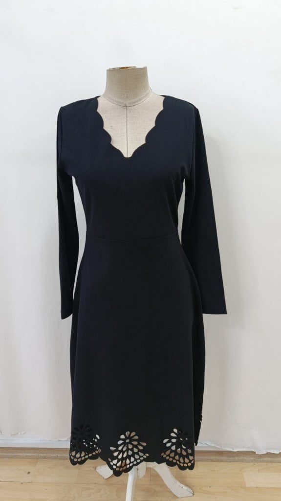 Women's Long Sleeve V-Neck Laser Cut Detail Midi Crepe Dress - Janes - by Peralane - photo 5