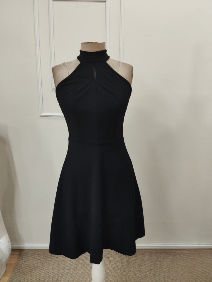 Women's Black Sleeveless Halter Neck Keyhole Dress with Flared Skirt - Janes - by Peralane - photo 6