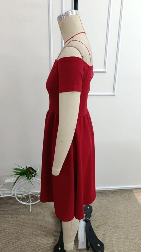 Women's Red Off-Shoulder Short Sleeve Sequin Crepe Dress - Janes - by Peralane - photo 6