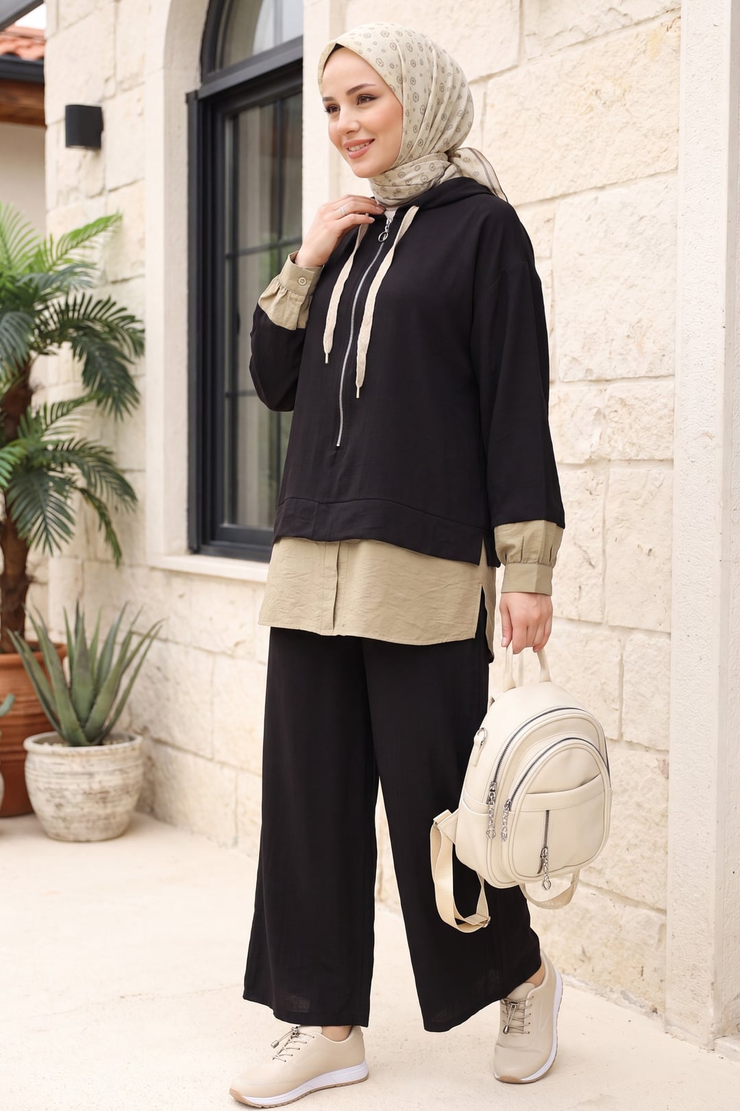 Half-Zip Hooded Sweatshirt and Wide-Leg Trousers Set - Black - Podyumplus - by Peralane - photo 2