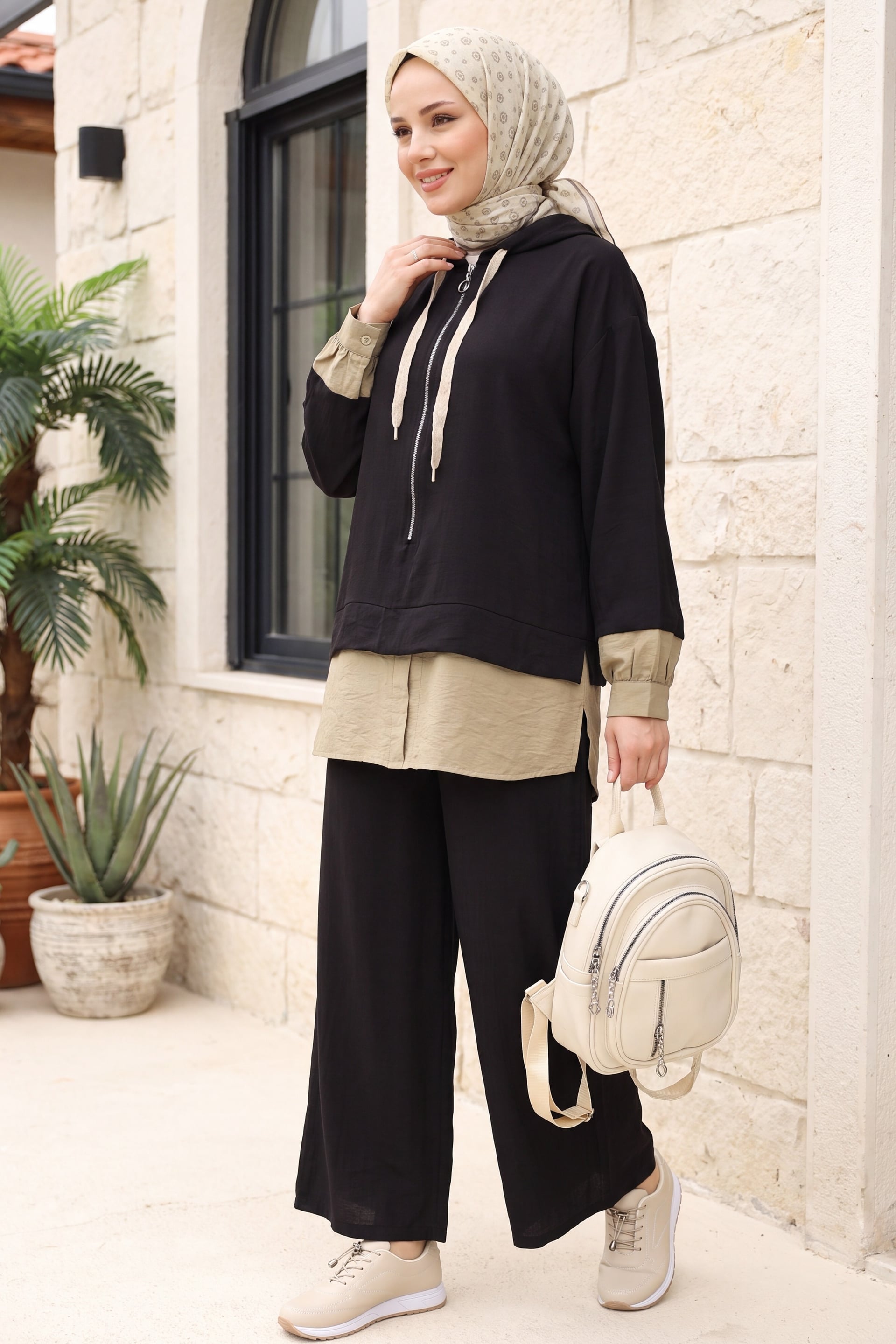 Half-Zip Hooded Sweatshirt and Wide-Leg Trousers Set - Black - Podyumplus - by Peralane - photo 2