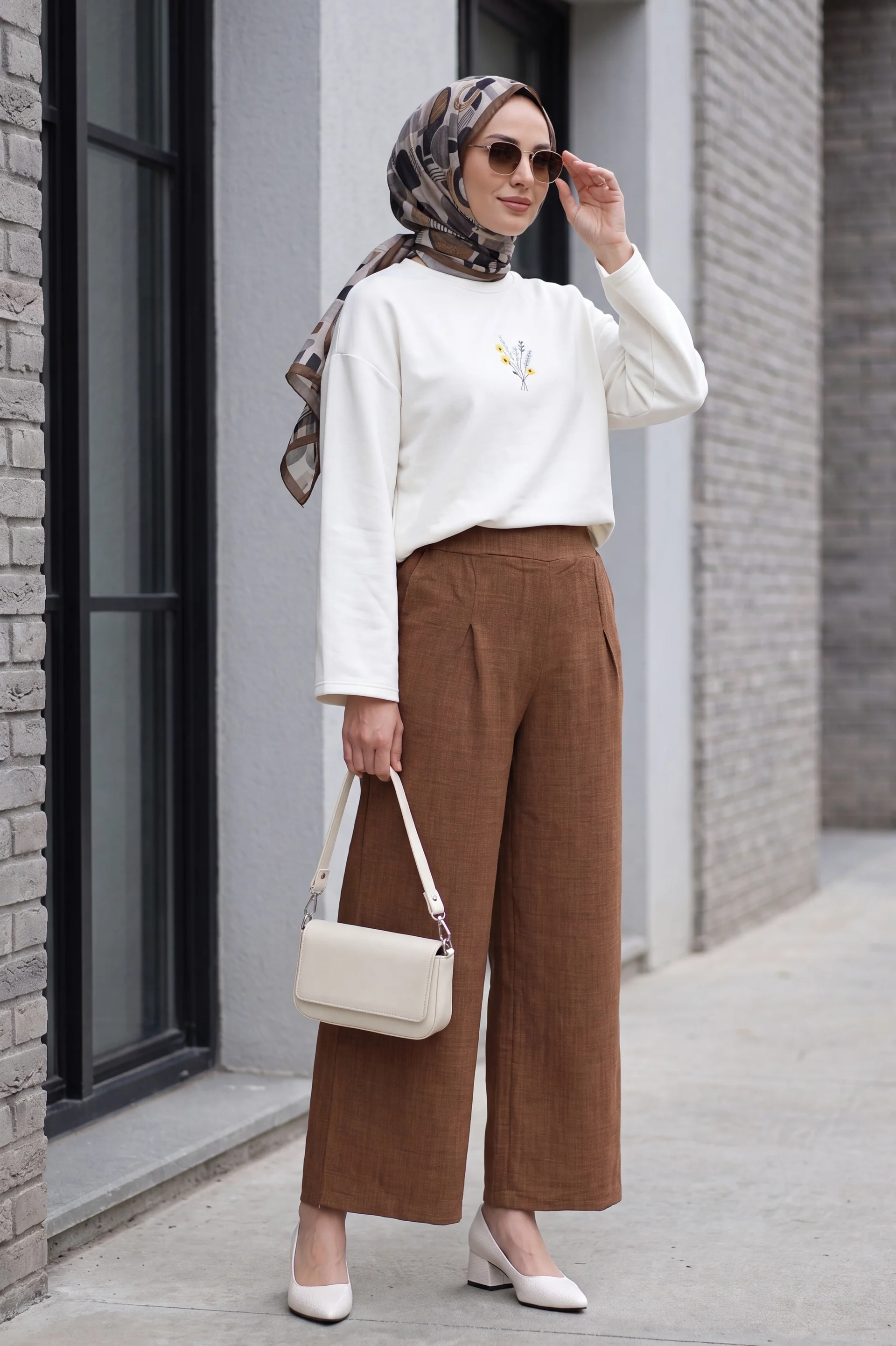 Elastic Waist Wide Leg Pleated Linen Look Trousers - Brown - Podyumplus - by Peralane - photo 4