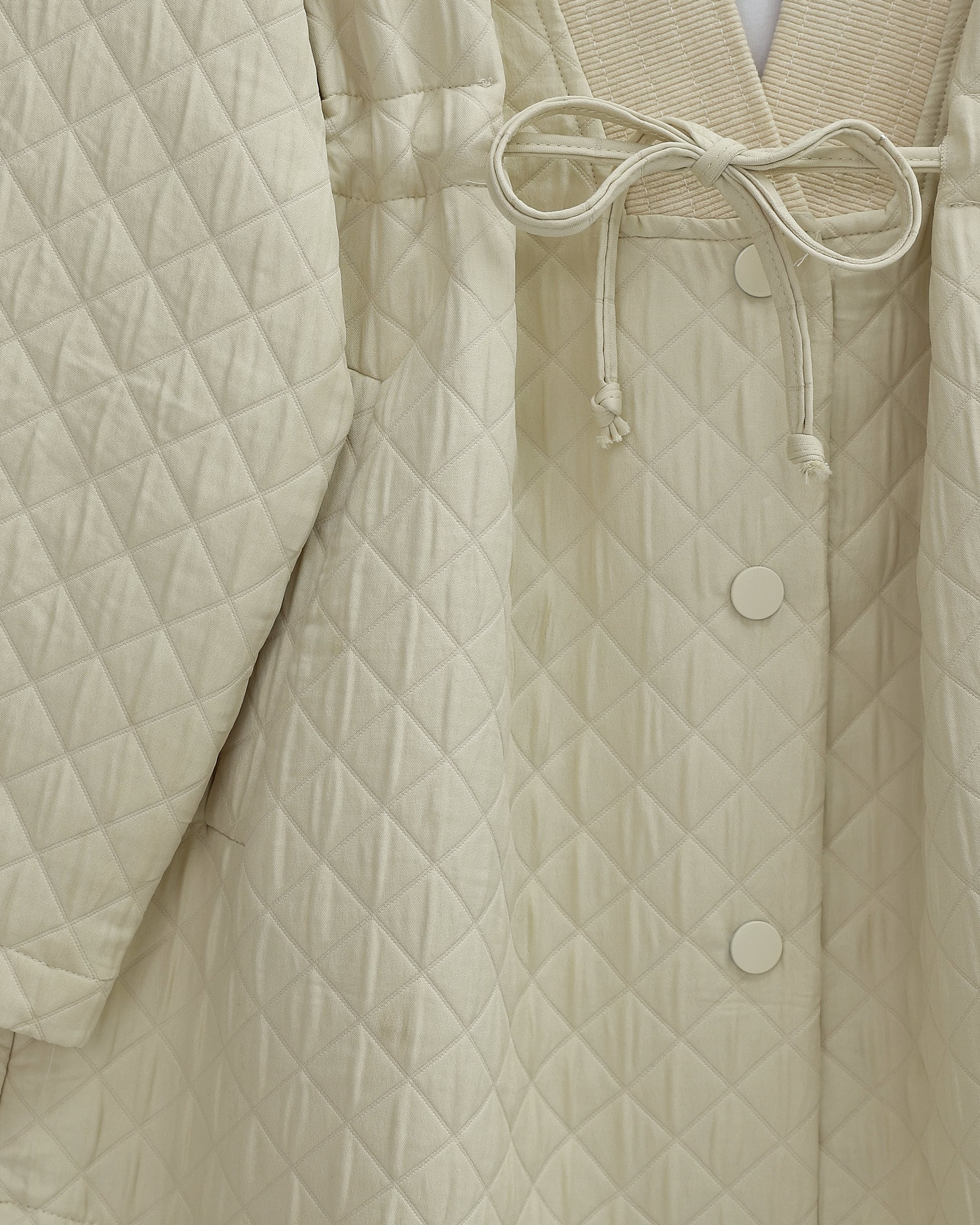 V-Neck Drawstring Waist Quilted Jacket with Pockets - Beige - Podyumplus - by Peralane - photo 4