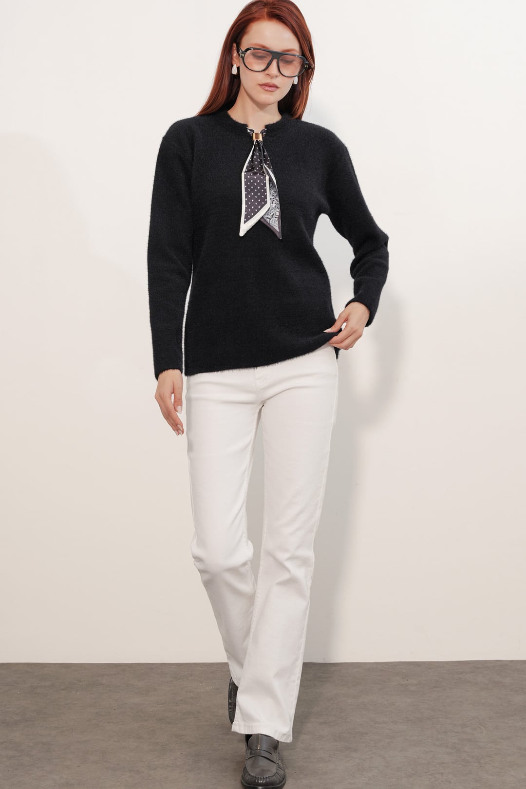 Black Oversized Sweater with Detachable Scarf for Women - Bigdart - by Peralane - photo 5