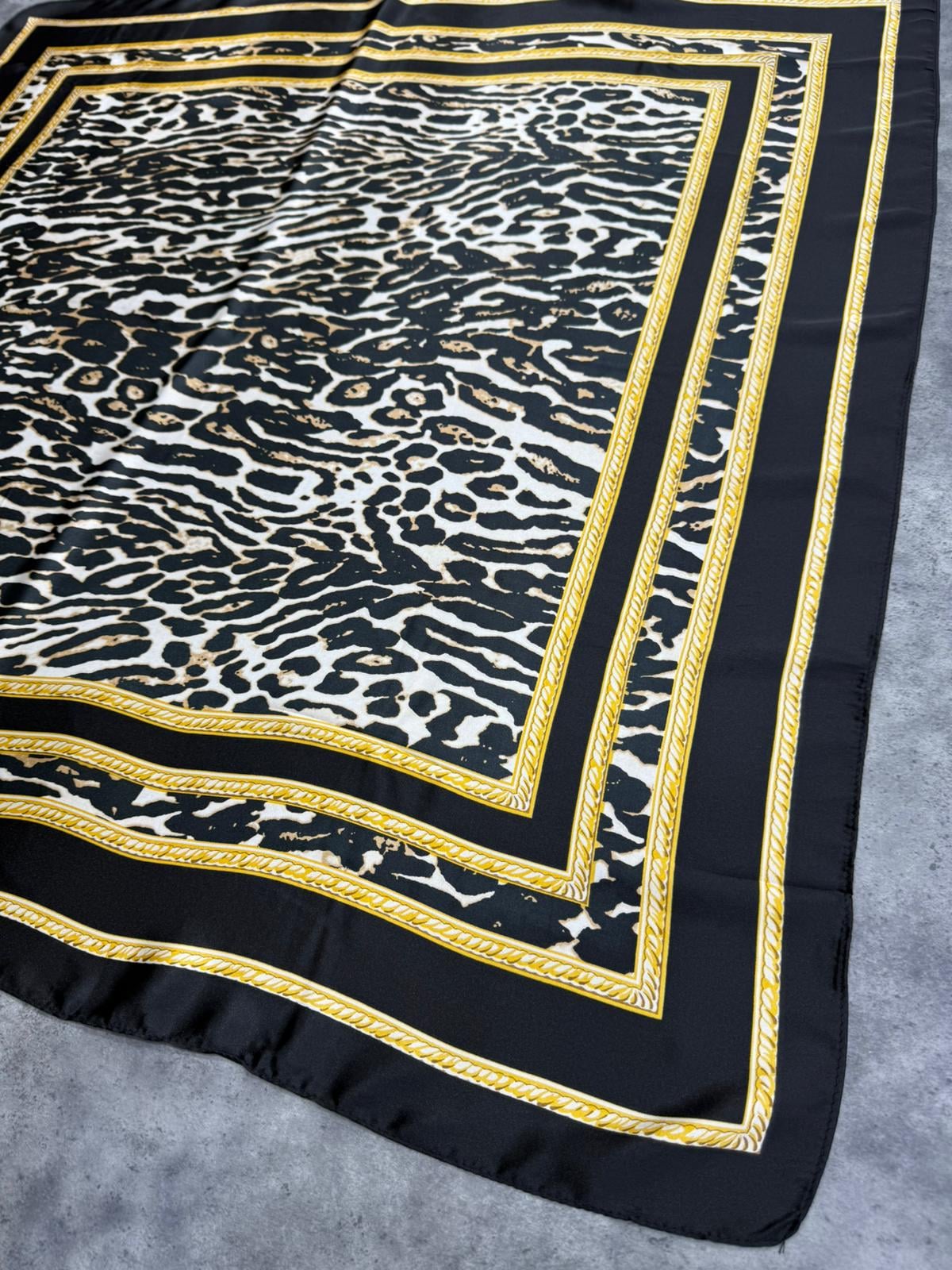 Leopard Print Bandana Scarf 90x90 cm - Nesvay - by Peralane - photo 2