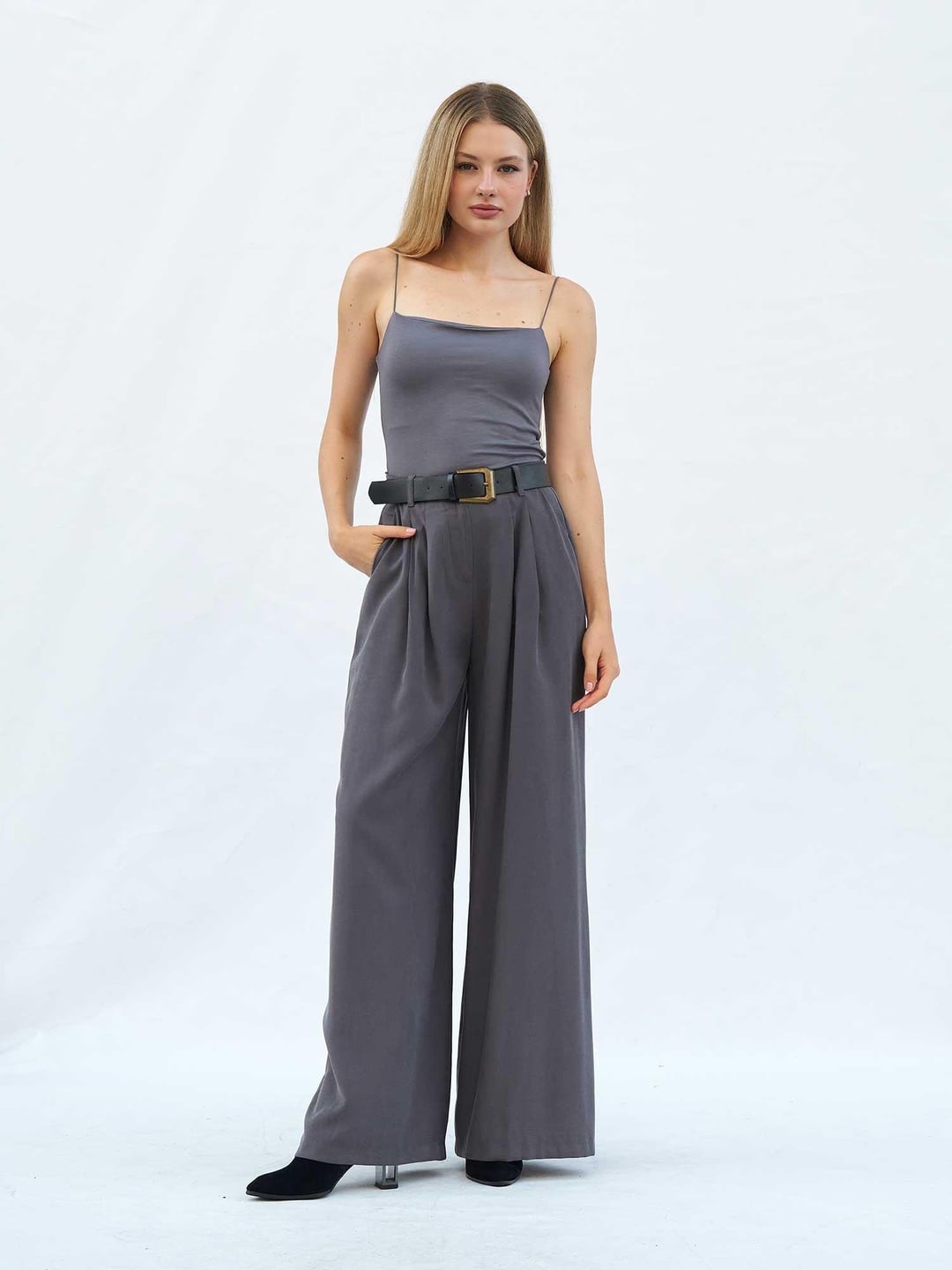 Pleated Palazzo Trousers with Belt - Women's Set - Lefon - by Peralane
