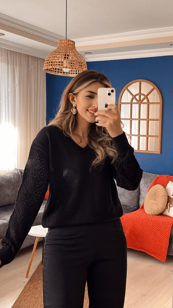 Women's V-Neck Long-Sleeve Knit Sweater with Open-Knit Diamond Sleeves - Janes - by Peralane - photo 5