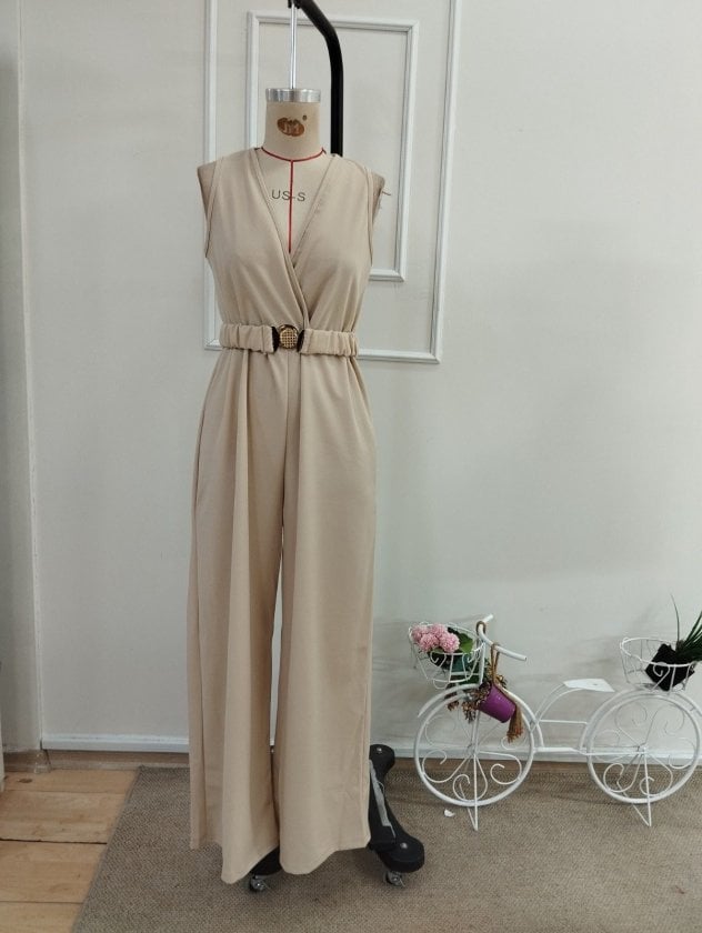 Women's Sleeveless Wrap-Neck Long Jumpsuit with Belt in Beige - Janes - by Peralane - photo 4