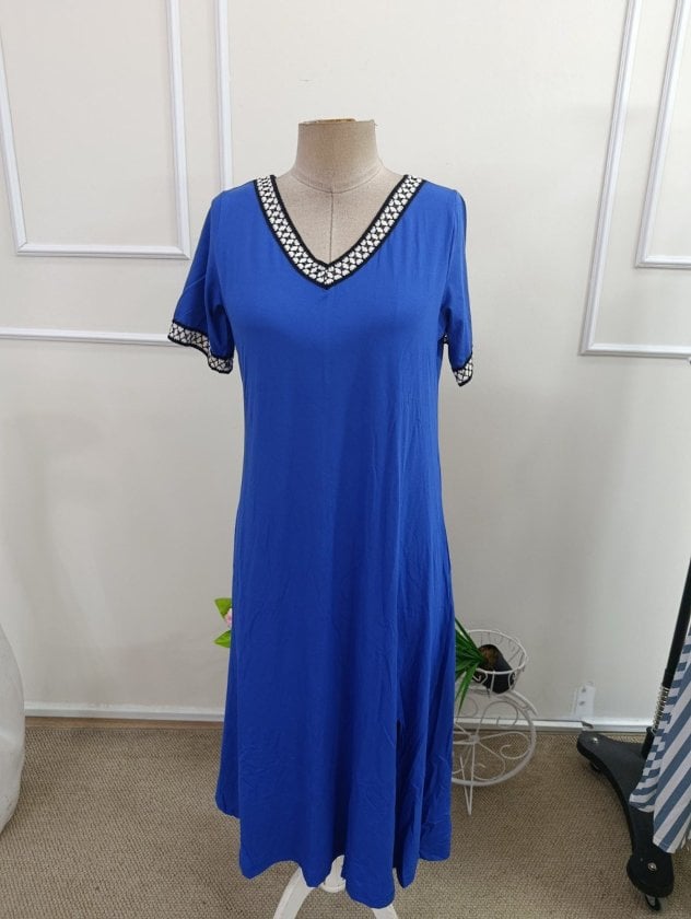 Women's Short-Sleeved V-Neck Slit Midi Dress in Royal Blue - Janes - by Peralane - photo 4