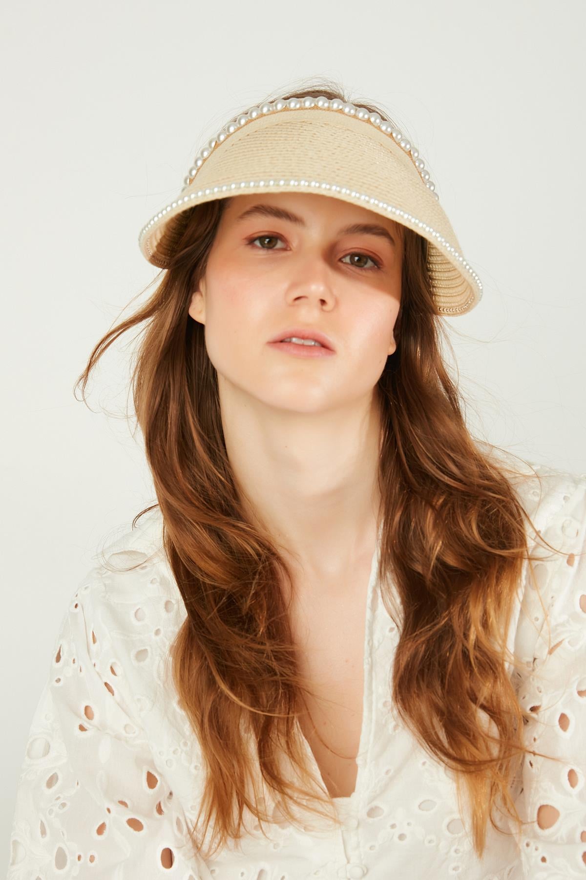 Pearl Beaded Beige Straw Visor Hat - Nesvay - by Peralane - photo 3