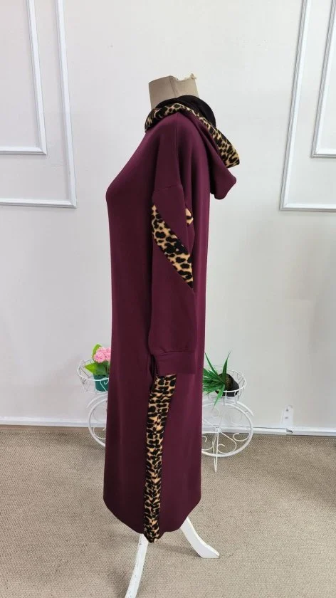 Women's Long-Sleeved Hooded Leopard Detail Pocket Dress in Bordeaux - Janes - by Peralane - photo 5