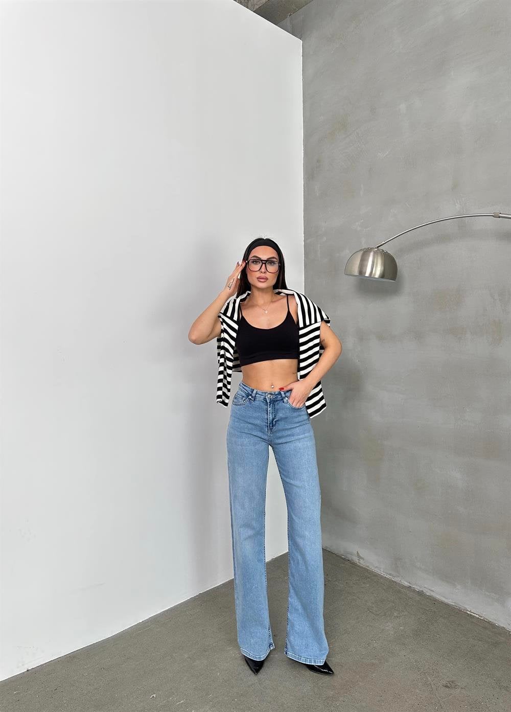 Light Blue High Waist Wide Leg Denim Jeans for Women - Lacarino Jeans - by Peralane - photo 2
