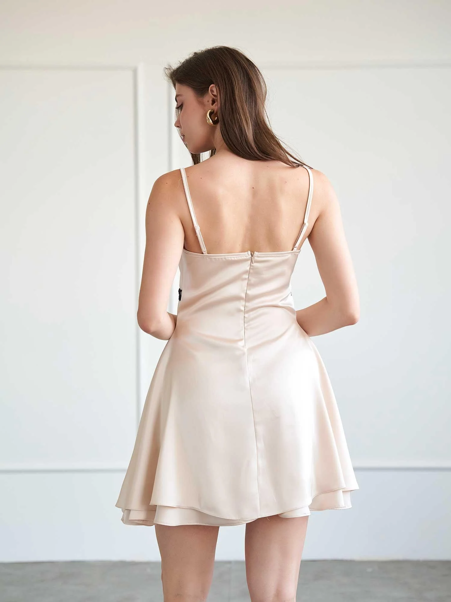 Beige Satin Slip Dress with Lace Trim - Lefon - by Peralane - photo 4