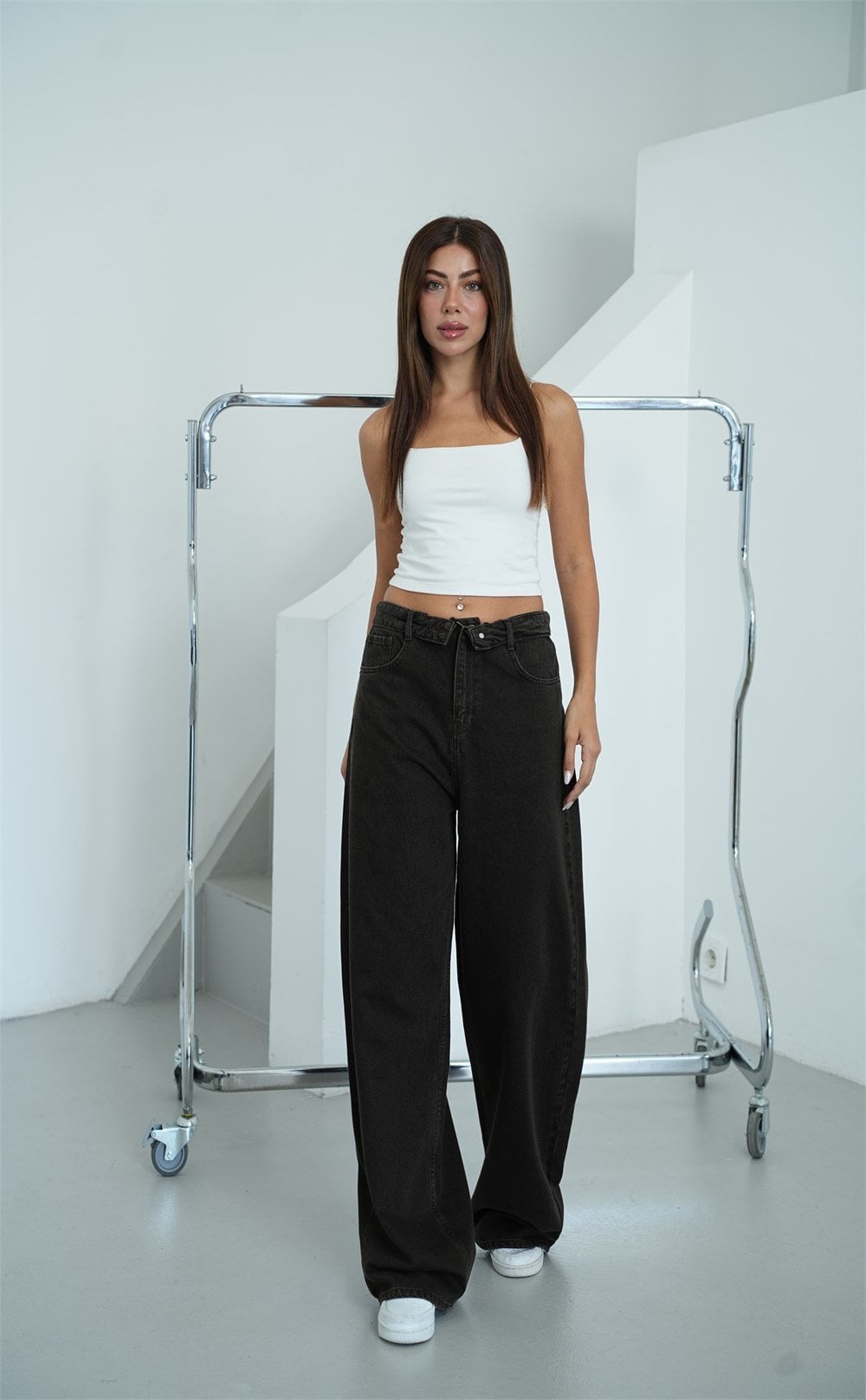 High Waist Reverse Belt Waist Drawstring Detail Dark Brown Jean Trousers - Lacarino Jeans - by Peralane - photo 4
