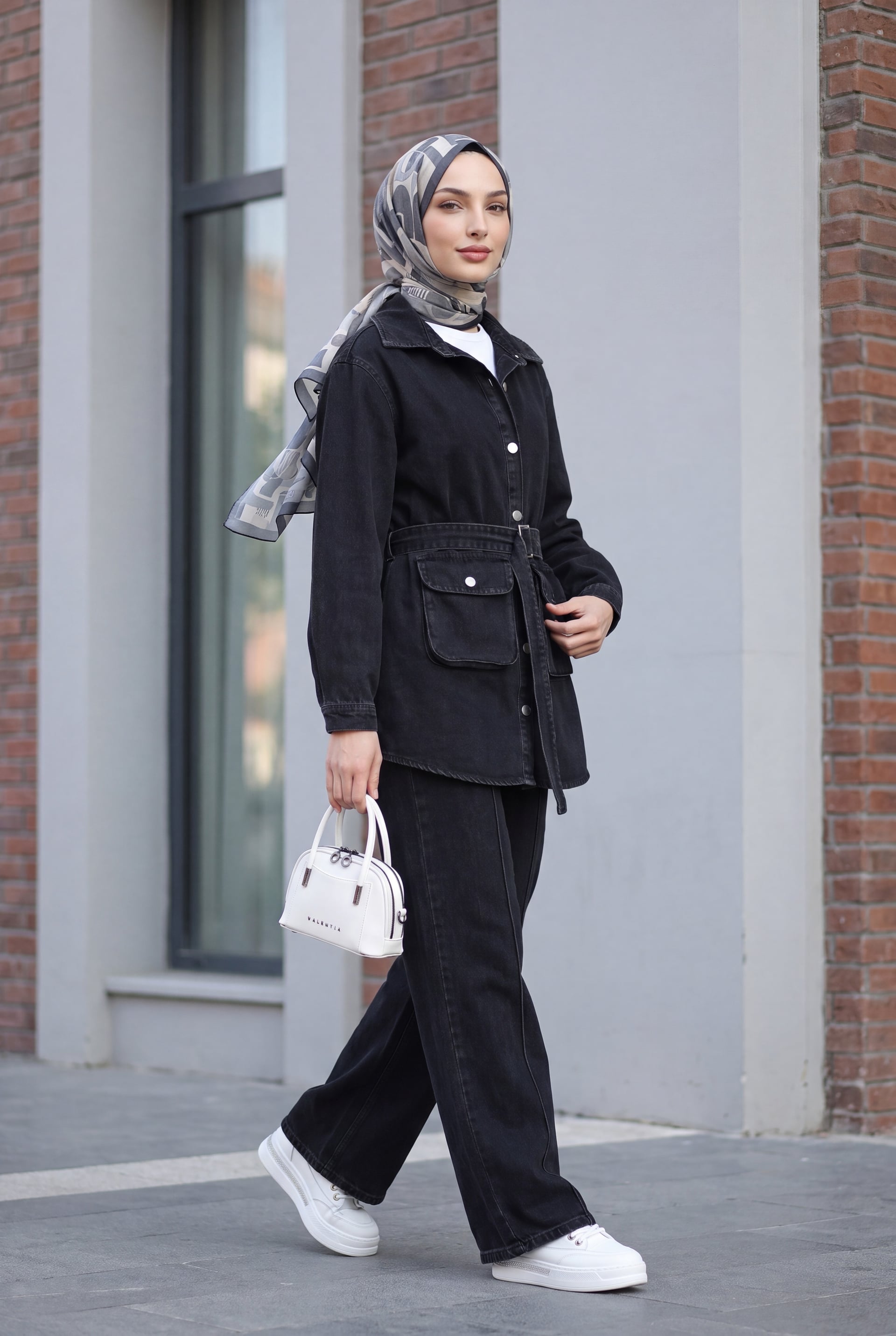 Black Denim Two-Piece Set with Jacket and Wide-Leg Trousers - Podyumplus - by Peralane