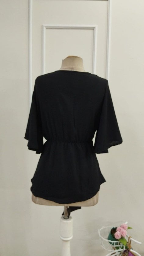 Women's Short-Sleeved Wrap Neck Tie-Waist Blouse - Janes - by Peralane - photo 5