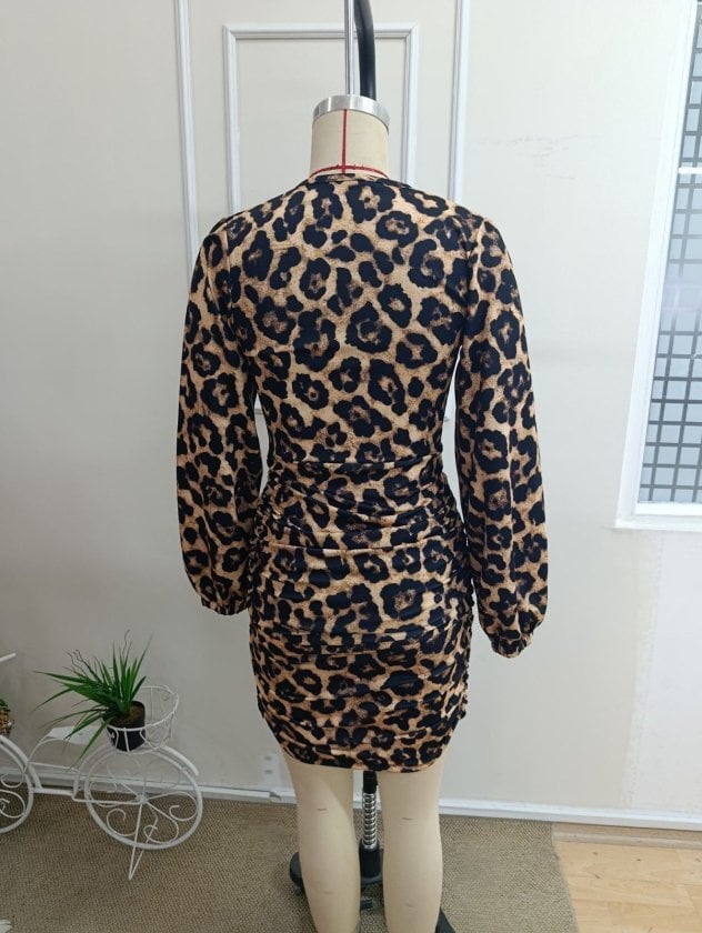 Women's Long-Sleeved Wrap Dress with Leopard Print and Ruching - Janes - by Peralane - photo 6