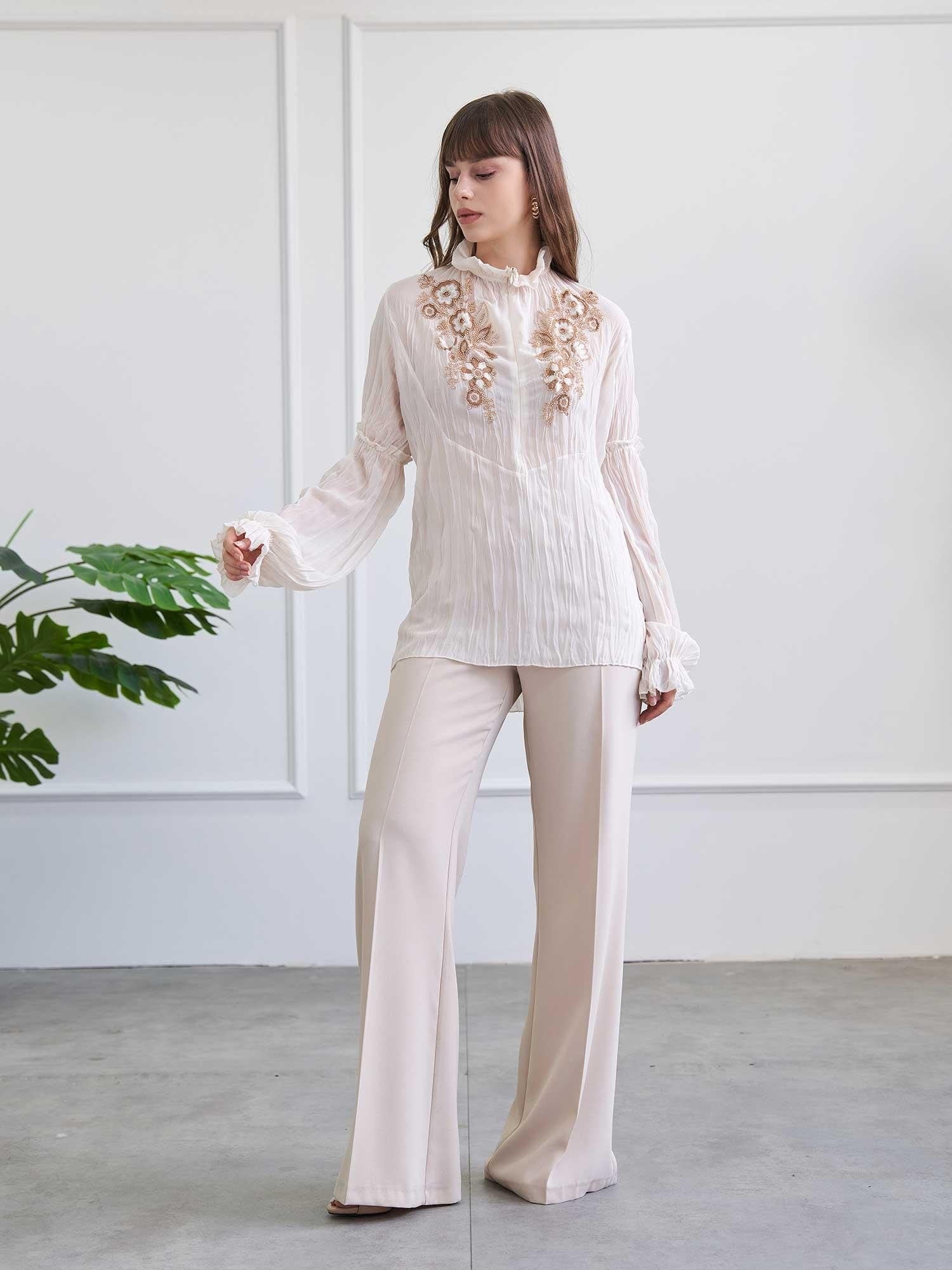 Embroidered Crinkled Blouse and Wide-Leg Trousers Set in Ecru - Lefon - by Peralane - photo 7