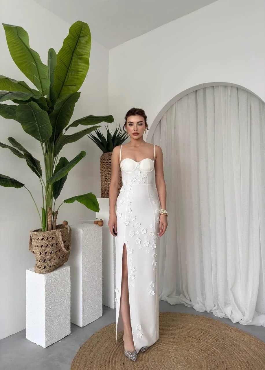 White Floral Appliqué Midi Dress with Sweetheart Neckline - Etika - by Peralane - photo 6