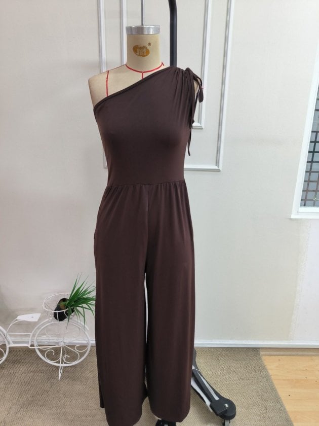 Women's One-Shoulder Wide-Leg Long Jumpsuit with Tie Detail - Janes - by Peralane - photo 4
