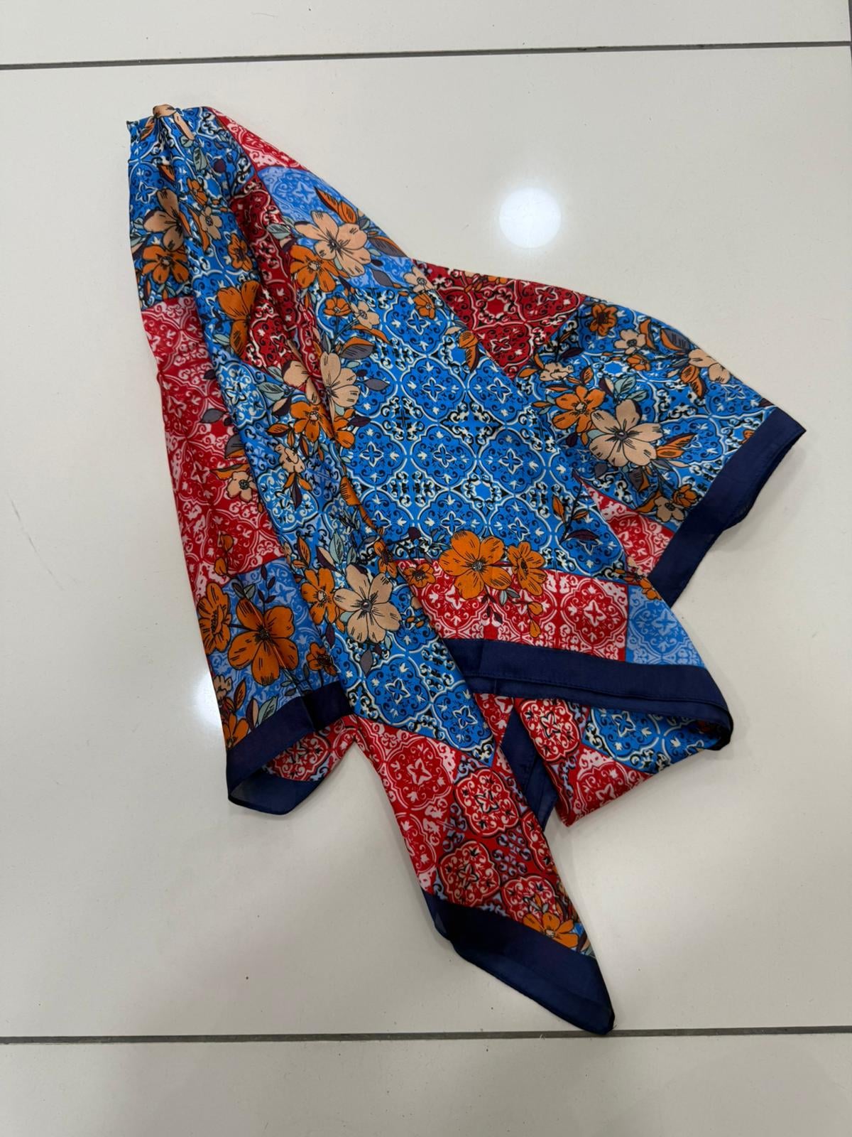 Floral Print Navy Blue Reversible Bandana Scarf 90x90 cm - Nesvay - by Peralane - photo 2