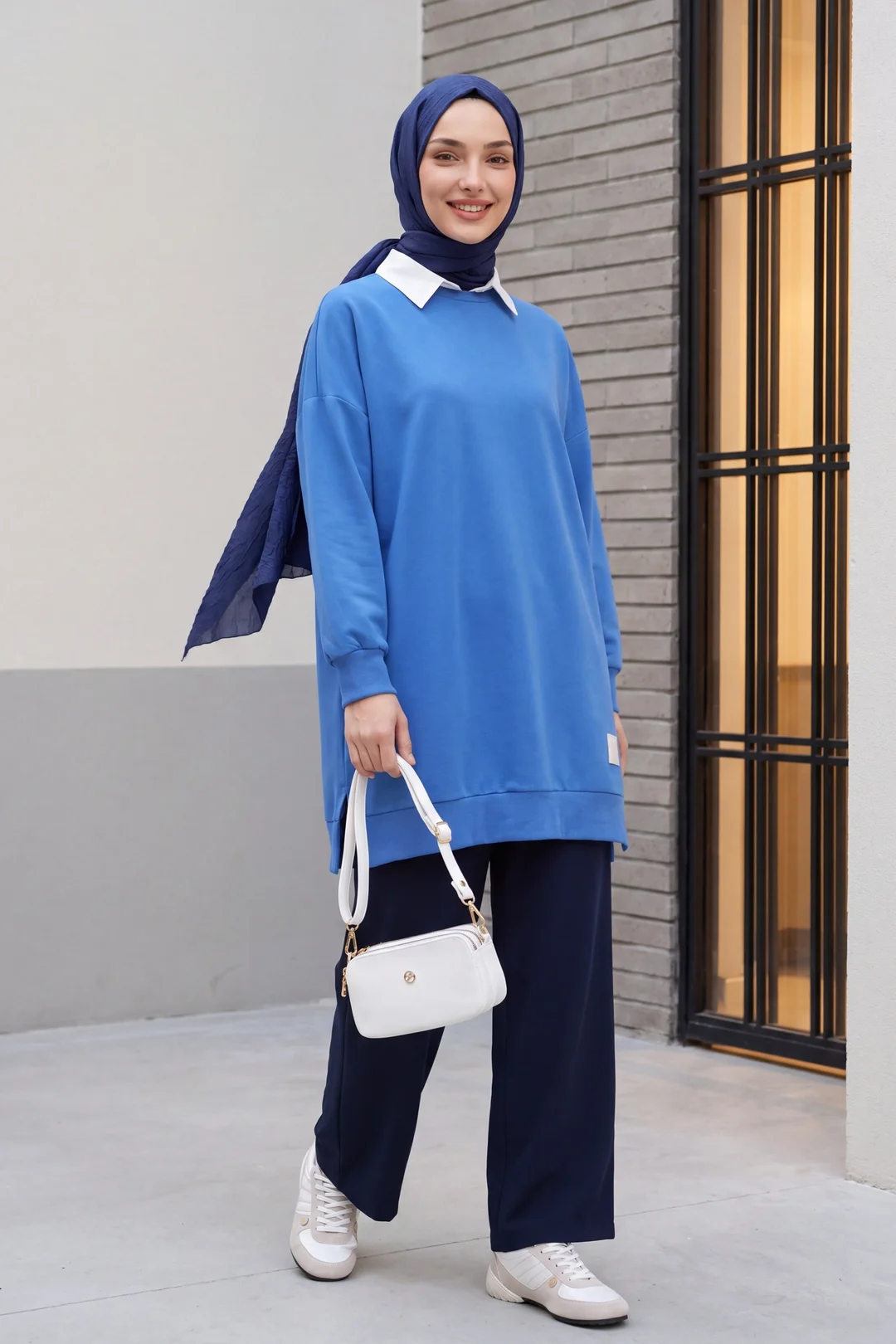 Blue Oversized Sweatshirt with Collar Detail - Podyumplus - by Peralane - photo 4