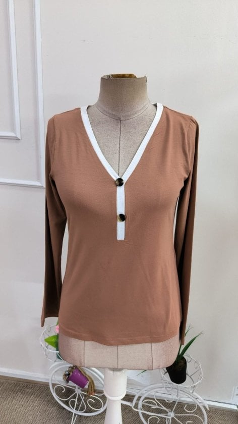 Women's Long-Sleeved V-Neck Button Detail Viscose Blouse - Janes - by Peralane - photo 4