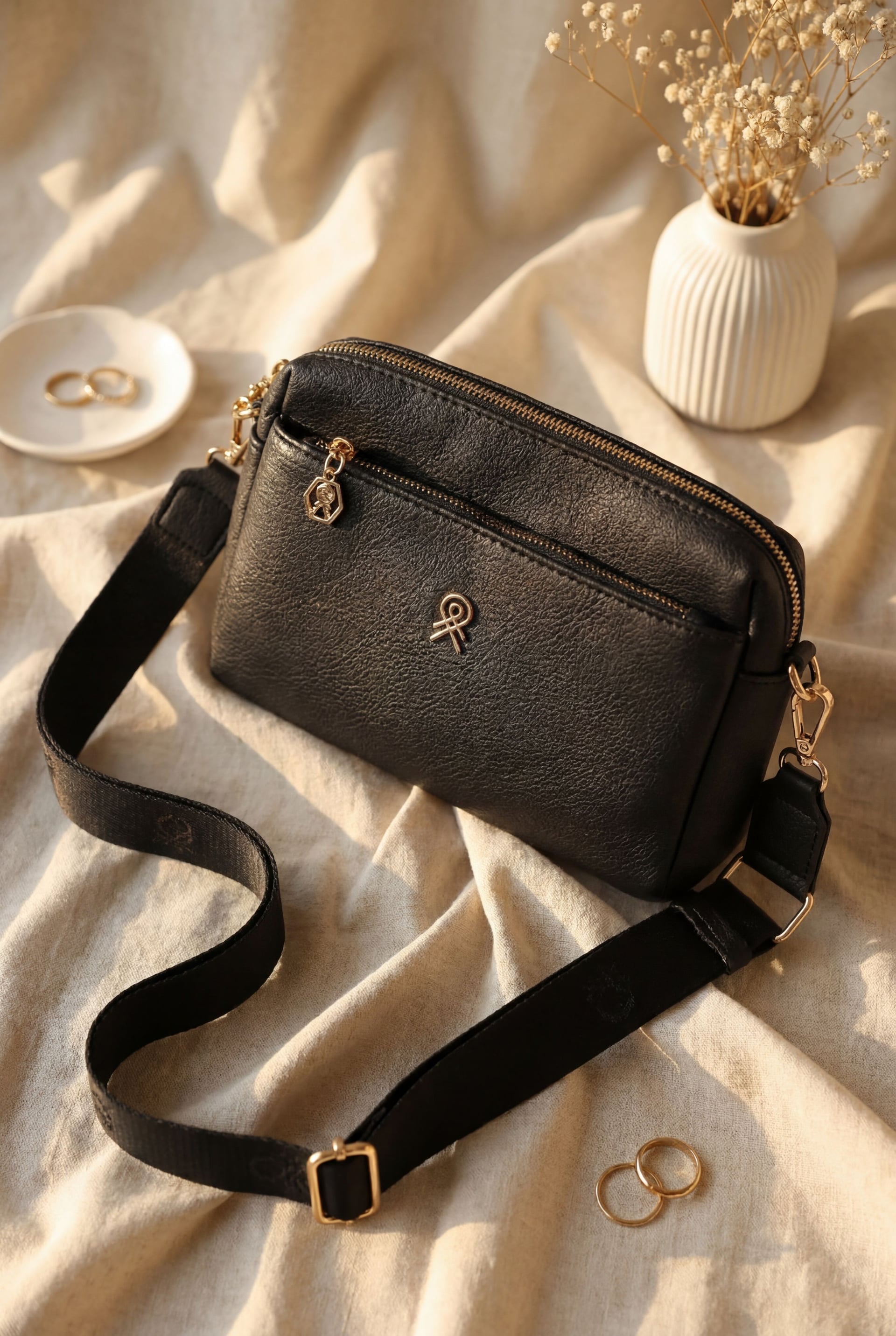 Zippered Crossbody Bag - Black - Podyumplus - by Peralane