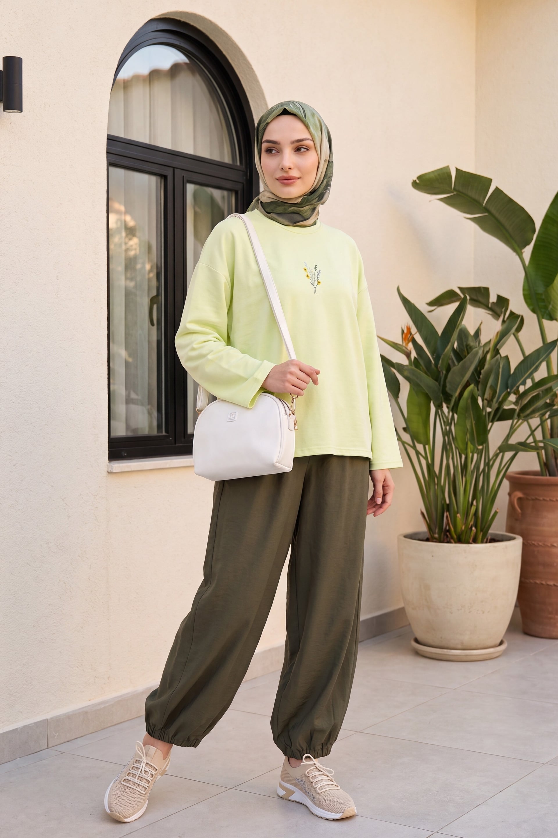 Elasticated Waist and Cuffed Modal Trousers with Pockets and Drawstring - Olive Green - Podyumplus - by Peralane - photo 4